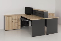 Przegroda eOP-55-N-183 zastosowanie na dwóch połączonych biurkach szerokości 183 cm