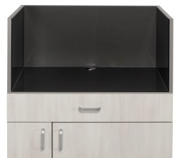 Wnęka pokryta szkłem lacobel zabezpieczającym przed wilgocią