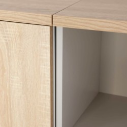 Wieniec górny z płyty 28 mm, korpus z płyty 18 mm, tył z płyty HDF 3 mm.