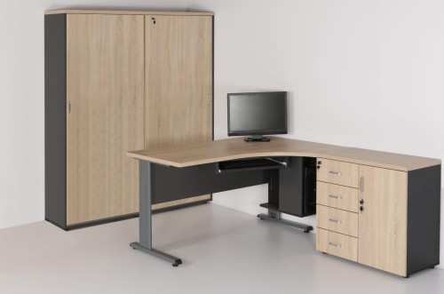 Zestaw Z-92 P biurko z szafką, blatem wysuwanym i kontenerem na komputer oraz regał na segregatory (5 poziomów) - na zdjęciu drzwi przesuwne w pozycji zamkniętej