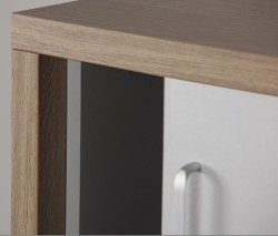 Drzwi przesuwne na prowadnicach aluminiowych