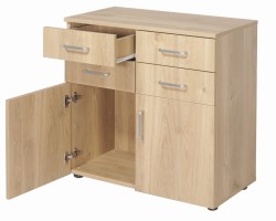 Widok na otwarte drzwi i szufladę