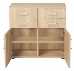 Widok od przodu z otwartymi drzwiami