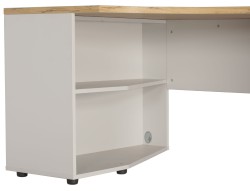 Widok na wnętrze szafki