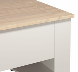 Blat z podnoszoną klapą z miejscem na kable i ładowarki pod blatem